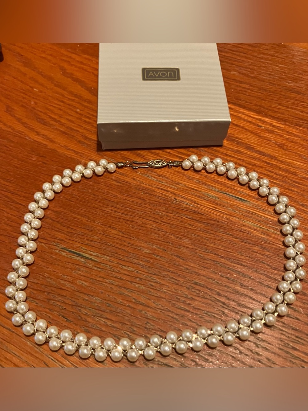 EUC Vintage Avon Double-Strand Faux Pearl Necklace Gold Tone 18.5”